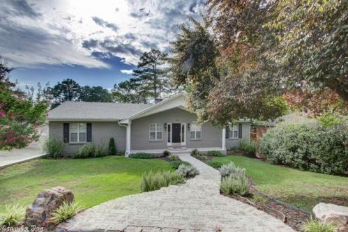 328 Mountain View Dr, Hot Springs, AR 71913-9591