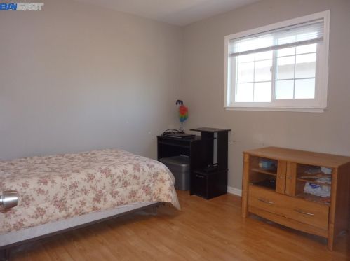 268 Royce Way, West Pittsburg CA  94565-4700 exterior