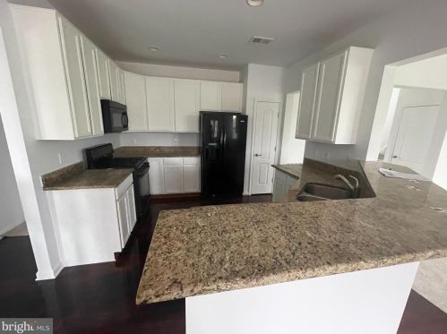 7 Ivy Spring Ln, Fredericksburg VA  22406-8205 exterior