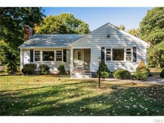 7 Bonnie View Dr, Bridgeport, CT 06611-4701
