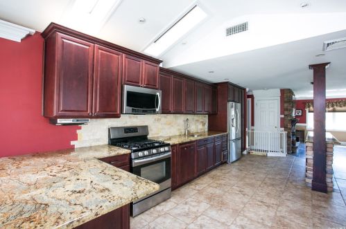 135 Renison Dr, Westbury NY  11590-1036 exterior