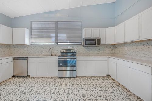 18310 Belvedere Rd, Orlando FL  32820-2319 exterior