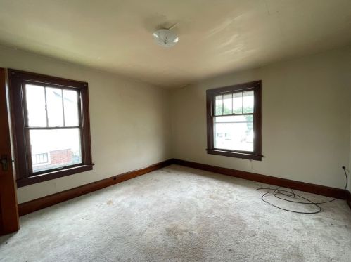 224 Sheridan Ave, New Castle PA  16105-2560 exterior