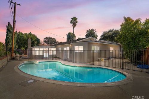110 Spencer Ave, Upland, CA 91786-6243