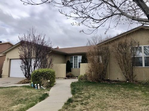111 Starlite Dr, Pueblo, CO 81005-2666