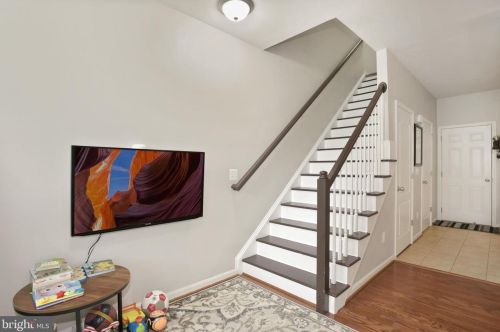 19179 Winmeade Dr, Leesburg VA  20176-6514 exterior