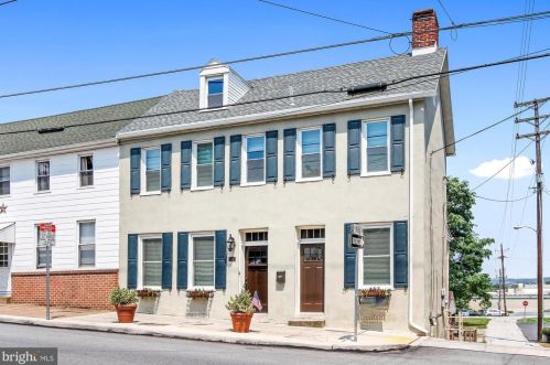 31 Main St, Shrewsbury, PA 17361-1321
