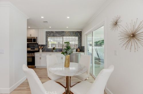 7812 Peachtree Ave, Van Nuys CA  91402-6514 exterior