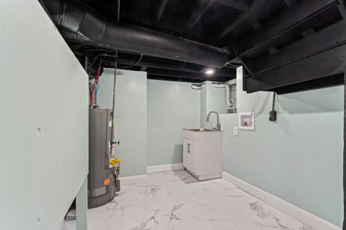 809 Berkshire Ave, Pittsburgh PA  15226-2137 exterior