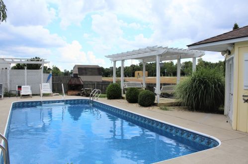 1052 Legacy Ln, Pataskala OH  43062-8078 exterior