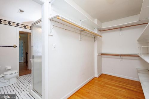 3301 Chestnut St, Washington DC 20015-1413 exterior