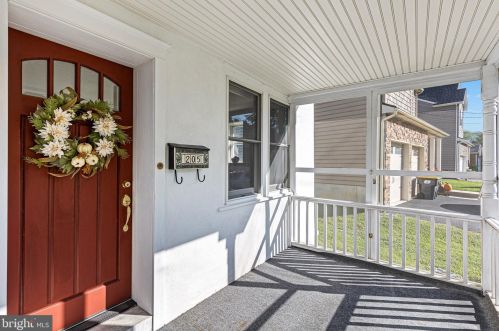 205 Old Mill Ln, Wilmington, DE 19803-4921