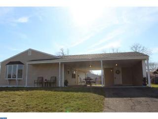 154 Birch Dr, Levittown, PA 19054-2106