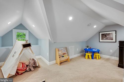 3749 Jocelyn St, Washington DC 20015-1836 exterior