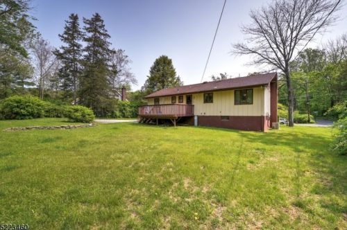 901 Meadowbrook Rd, Fredon NJ  07860-4519 exterior