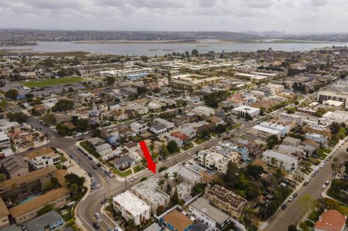 4070 Riviera Dr, San Diego CA 92109-5380 exterior