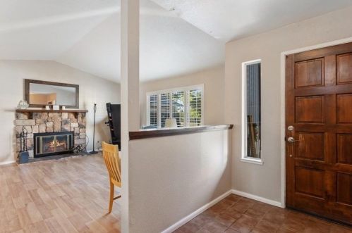 7404 Pratt Ave, Citrus Heights, CA 95621-2016