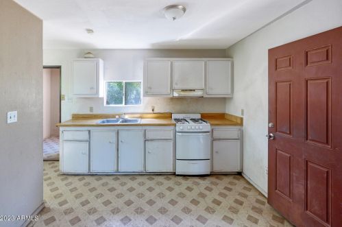 305 2nd St, Sierra Vista AZ  85635-1830 exterior