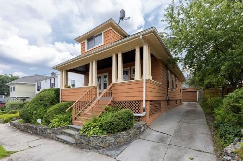 179 9th St, Providence, RI 02906-2930