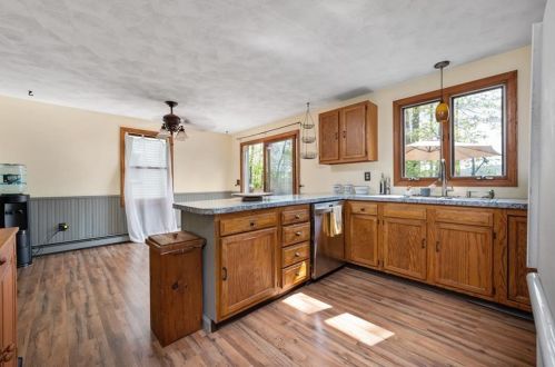 37 Plant St, Cumberland RI  02864-1910 exterior