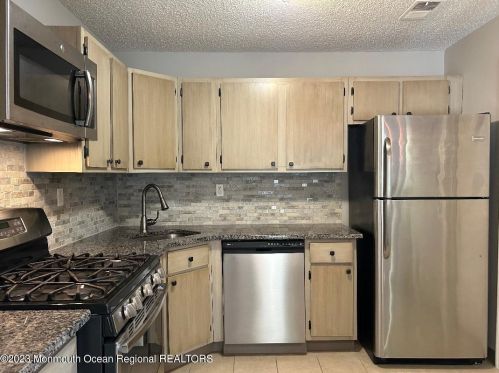 16-2 Sacramento Ct, East Freehold, NJ 07728-3629