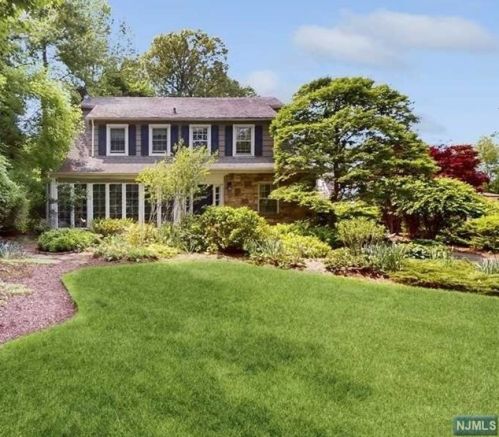 212 Davison Pl, Englewood, NJ 07631-1933