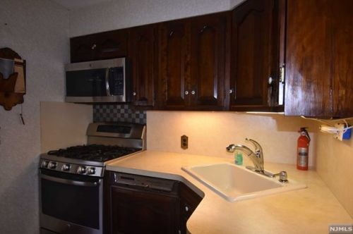 277 Baldwin Ave, N Milford NJ  07646-1903 exterior