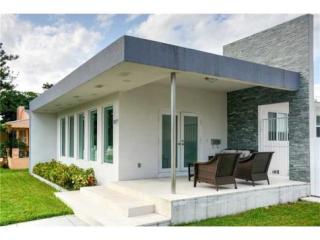 1027 Hollywood Blvd, Hollywood, FL 33019-1607