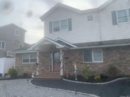 168 Lido Promenade, North Lindenhurst NY  11757-6737 exterior