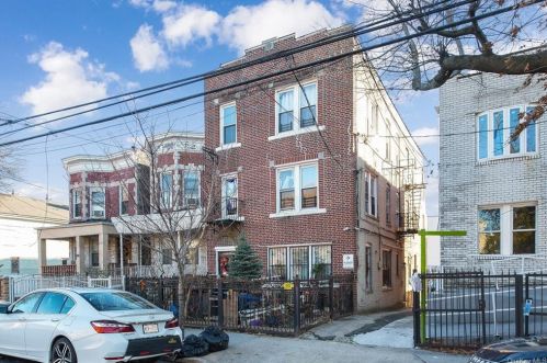 760 222nd St, Bronx, NY 10467-5106