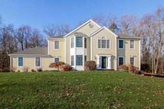 8 Lyndenwood Dr, Brookfield Center, CT 06804-3141
