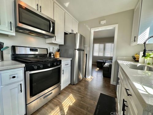 757 Redondo Ave, Long Beach CA  90804-5140 exterior