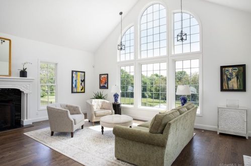 1355 Pequot Trl, Stonington, CT 06378-1928