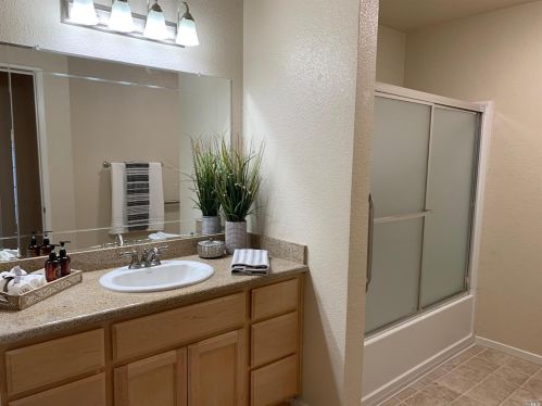 2001 Eastwood Dr, Vacaville CA  95687-6173 exterior