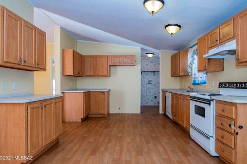 4111 Spring Water Dr, Tucson, AZ 85706-4645