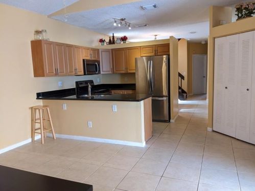 18990 22nd St, Hollywood FL  33029-3841 exterior