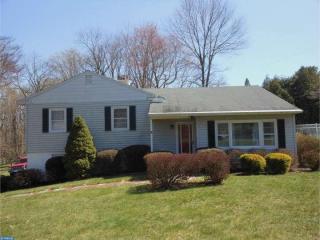 77 Schan Dr, Southampton, PA 18966-1617