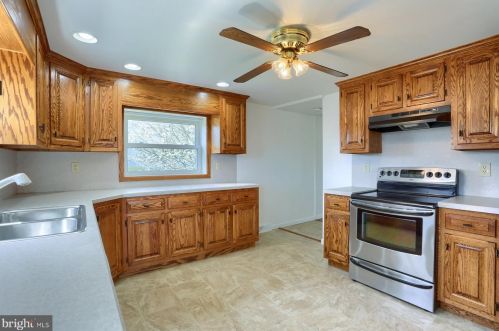 45 Windy Hill Rd, Shermansdale, PA 17090-8631