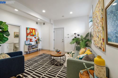 3550 Klamath St, Oakland CA 94602-4126 exterior