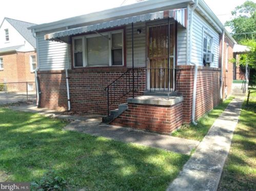 4004 20th St, Washington, DC 20018-3256