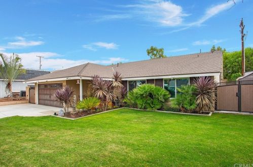 626 Olive Ave, Brea, CA 92821-3640