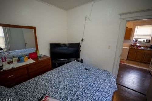 44 Chadwick Ave, Newark NJ 07108-1529 exterior