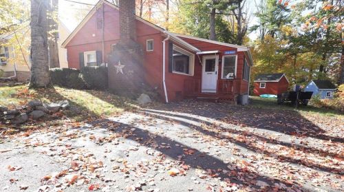 11 Hilltop Rd, New Hartford, CT 06057-4220