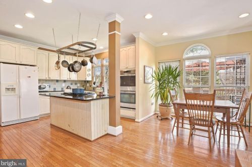 614 Meade Dr, Leesburg, VA 20175-5012