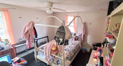 1403 Neshannock Blvd, New Castle PA  16105-2410 exterior