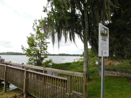 183 Lago Vis Blvd, Casselberry FL  32707-5805 exterior