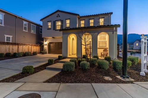 6999 Grenache Way, Gilroy, CA 95020
