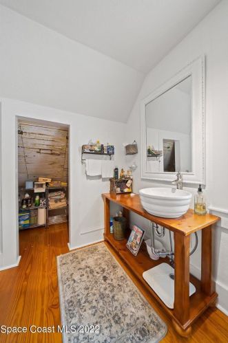 2915 Indian Riv Dr, Cocoa FL 32922-6607 exterior