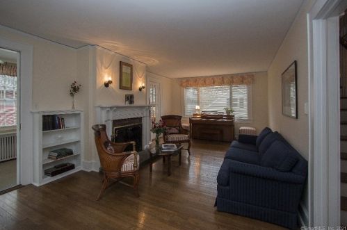 93 Olmstead Ln, Ridgefield, CT 06877-5507