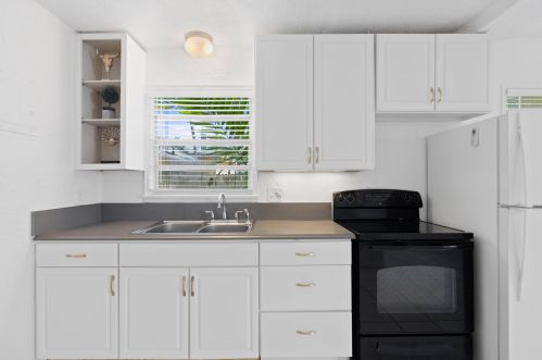 124 7th Ave, Delray Beach FL  33483-5243 exterior